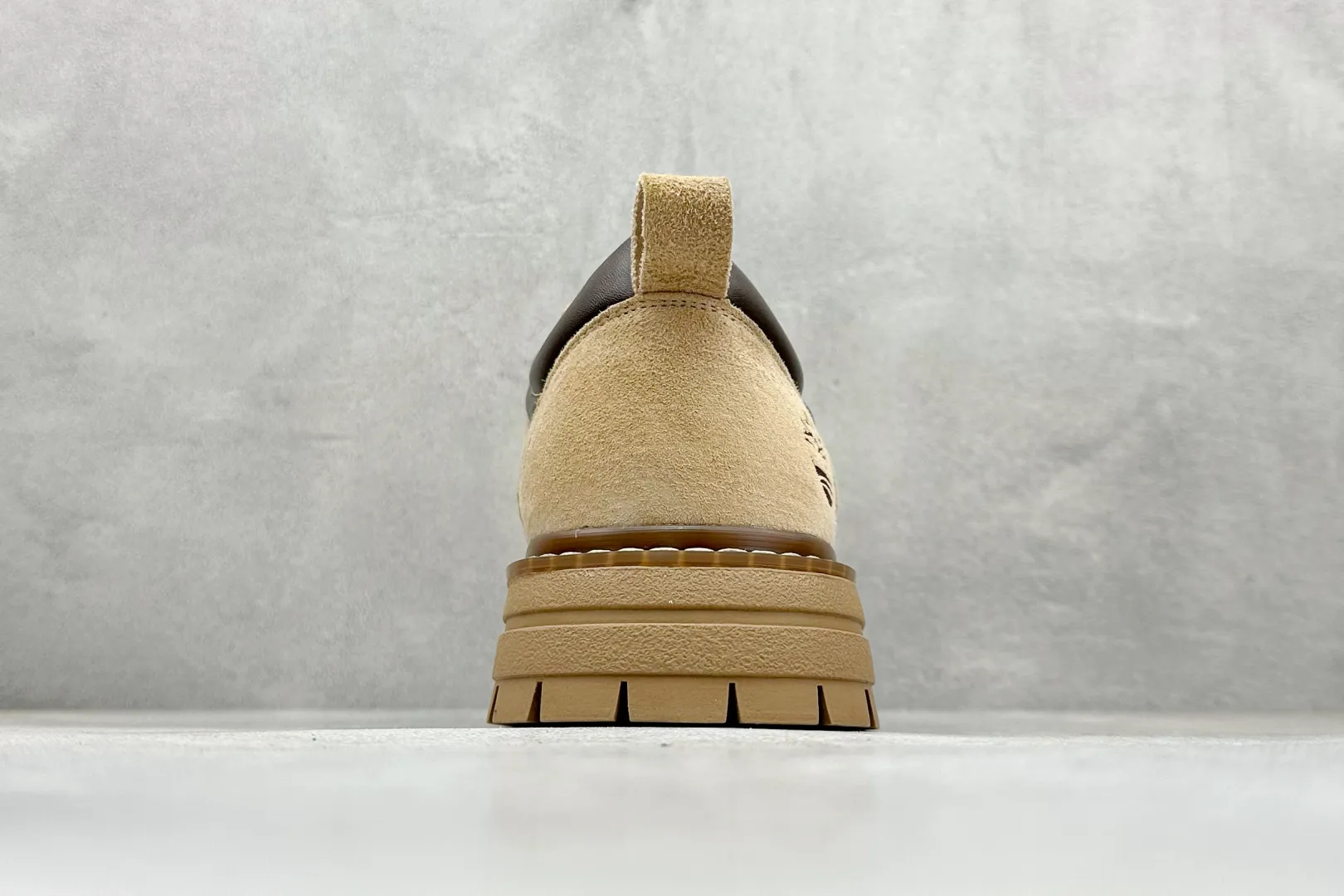 🐲💰 560 support store Timberland/Timberland classic outdoor low-top work casual shoes, classic re-upgraded, Guangdong factory quality, original box and original packaging, the fabric is made of Italian 🇮🇹 top-grade frosted cowhide, with anti-odor and anti-corrosion genuine leather latex insoles, giving you a perfect wearing experience, high quality and durable, a must-have for sportsmen, specializes in looking good, high-quality and first-class foot feel, exclusive supply Item number: TB73533 Size: 39-44 (one size larger)